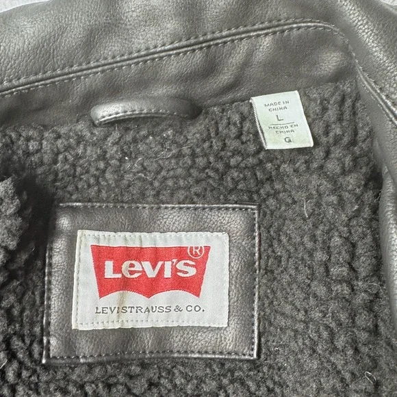Levi's Faux Leather Jacket Mens L Black Sherpa Lined LM2CU993 Trucker Coat - Picture 3 of 12